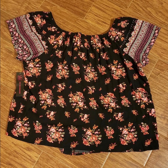 No Boundaries Tops - Brand New No boundaries floral peasant